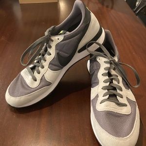 Nike Men's Internationalist Dark Pewter/Black/Street Grey/Volt Size 12